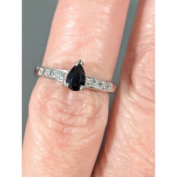 Lia Sophia Black Pear Teardrop Solitaire with Accent Ring Size 5 Silver Tone - Picture 5 of 7